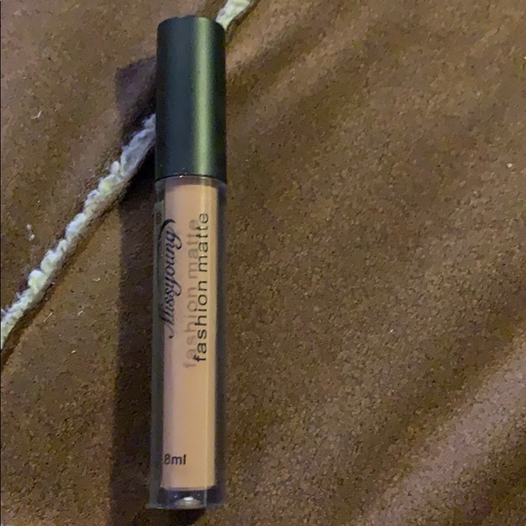 Missyoung lipstick - Picture 1 of 3